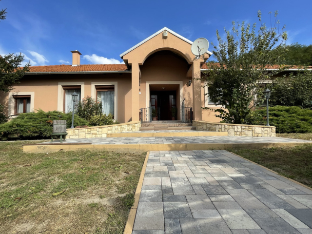 Eladó ingatlan, Egerszal&oacute;k